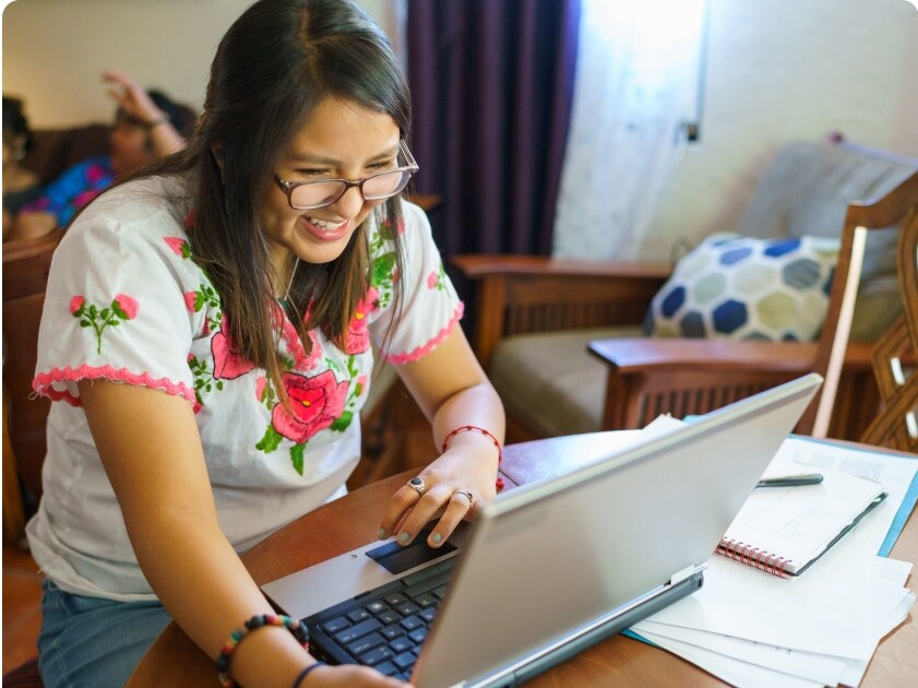 Mujer con laptop